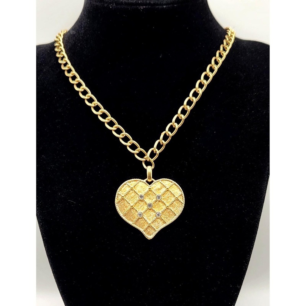 Vintage Gold Tone Heart Pendant Necklace Textured Rhinestone Accent 26"